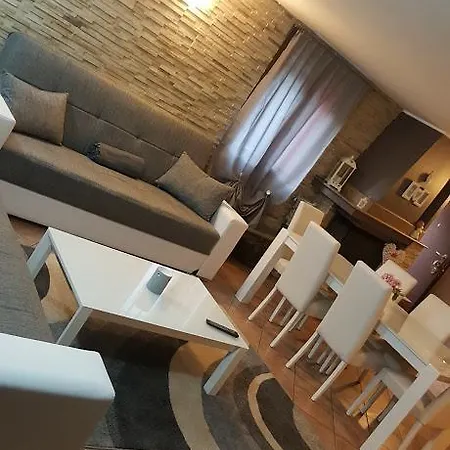 Casa 2 Apartment *